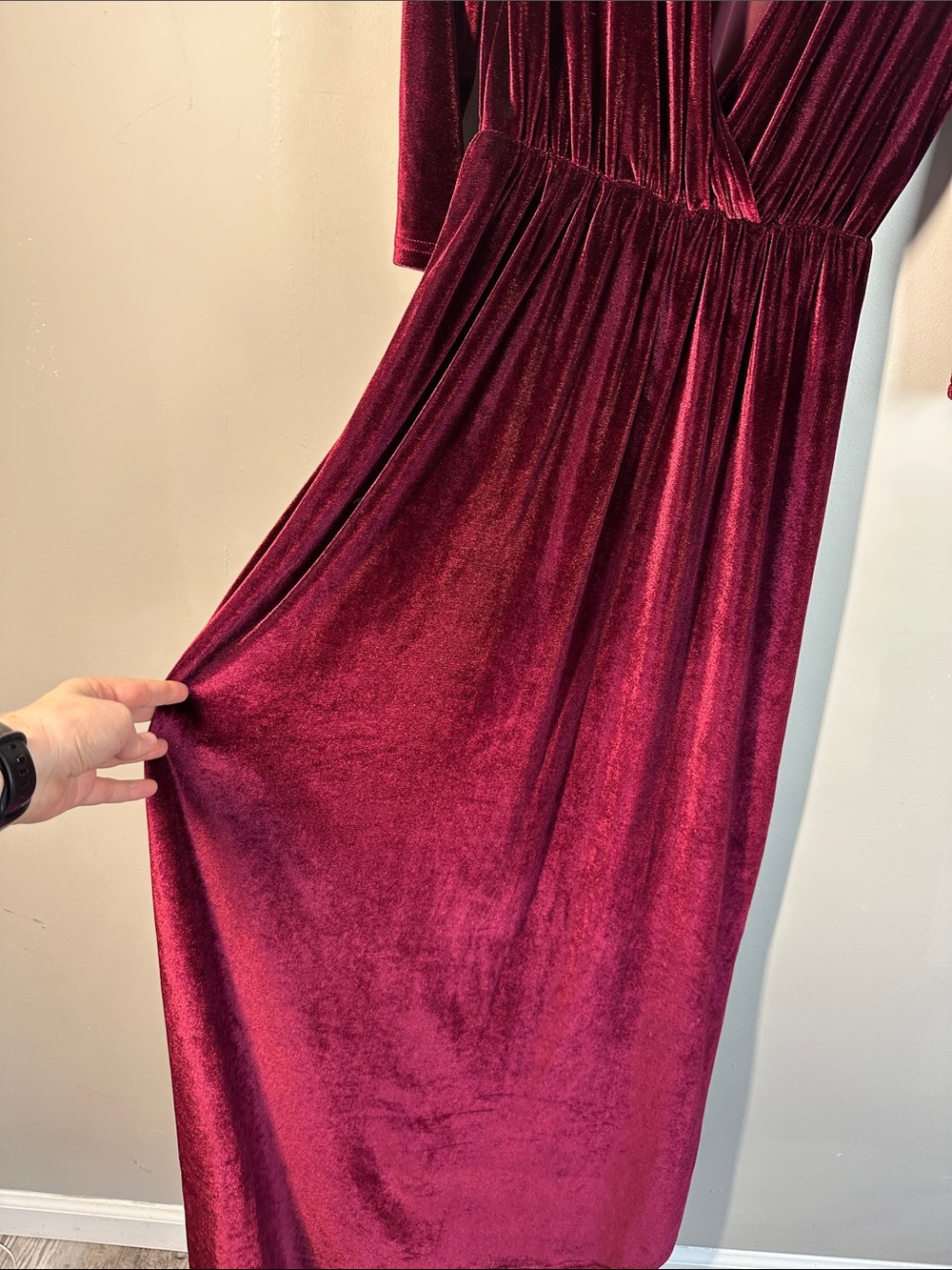 Baltic Born Sophia Half Sleeve Velvet Maxi Dress in Mulberry Red Size S - Picture 5 of 12
